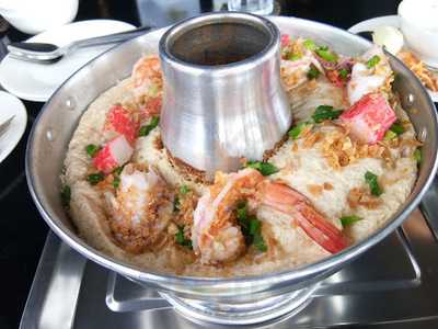 สามมุกคาเฟ่ บาย จีรัง