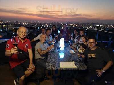 Pineapple Cafe And Grill