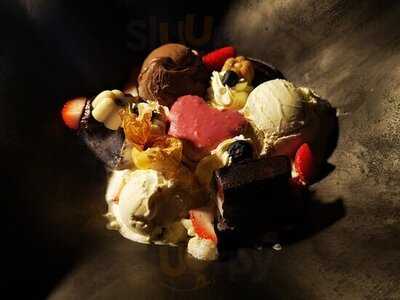 Pineapple Cafe And Grill