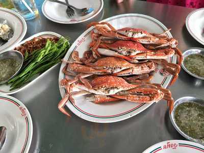 ร้านอาหาร คุณจ้อนริมอ่าง