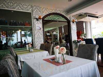 นันดาส์ คาเฟ่