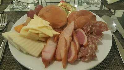 ห้องอาหาร ดิ ออร์ชาร์ด บางปะกง