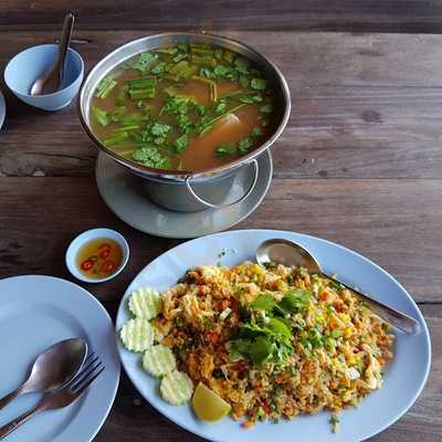 บ้านทิวธารา