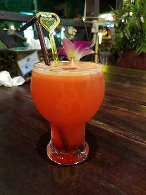 ร้านอาหาร ว้าว ไทยฟู๊ด แอนด์ พิซซ่า