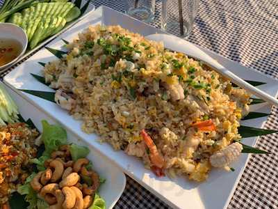 ร้านอาหาร เจ๊อิ๋วซีฟู้ด