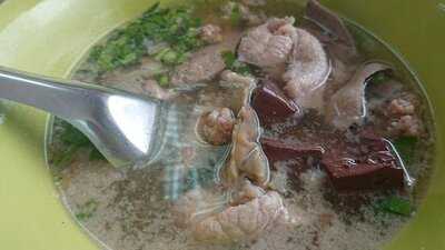 Tom Lueat Mu Khun Si