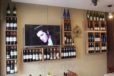 ไวน์ เลิฟเวอร์ส