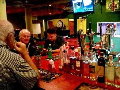 Oscar's Pub And Restaurant