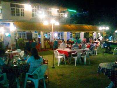 Oscar's Pub And Restaurant