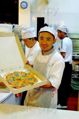 Oscar's Pub And Restaurant