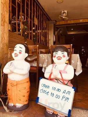 Two Phum Puy Restaurant