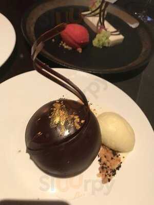 ร้านอาหาร Urbani Truffle Bar