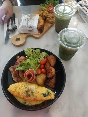 Kay's Boutique Breakfast