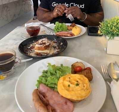 Kay's Boutique Breakfast