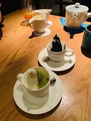 The Oasis - All Day Dining