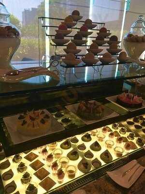 The Oasis - All Day Dining