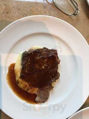 The Dining Room At Grand Hyatt Erawan Bangkok