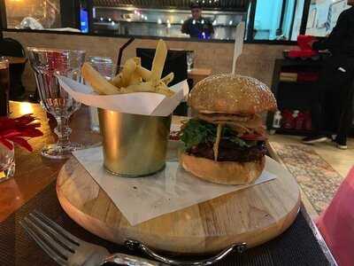 New York Style Steak & Burger