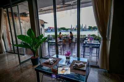 ศาลารัตนโกสินทร์ อีทเทอรี่ แอนด์ บาร์