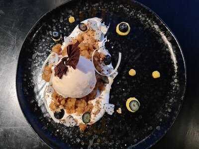 ศาลารัตนโกสินทร์ อีทเทอรี่ แอนด์ บาร์