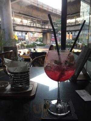 Indulge Fusion Food & Cocktail Bar