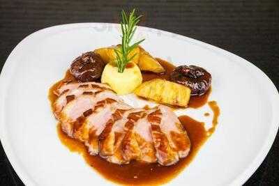 Indulge Fusion Food & Cocktail Bar