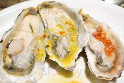 เดอะสแควร์ เรสเตอรองท์ โนโวเทล เเบงคอก เพลินจิต สุขุมวิท