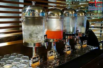 เดอะสแควร์ เรสเตอรองท์ โนโวเทล เเบงคอก เพลินจิต สุขุมวิท