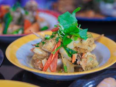 เดอะสแควร์ เรสเตอรองท์ โนโวเทล เเบงคอก เพลินจิต สุขุมวิท