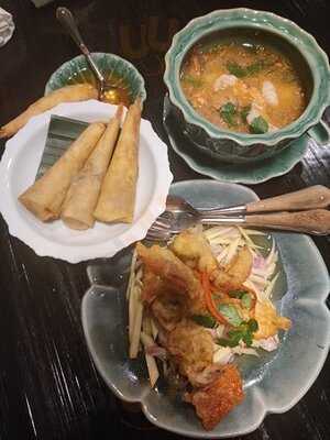 เอราวัณ ทีรูม