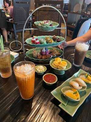 เอราวัณ ทีรูม