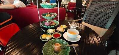 เอราวัณ ทีรูม