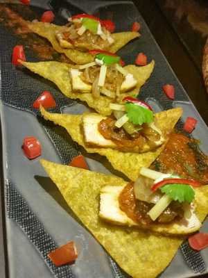 ร้านอาหาร บ้านฉลอง