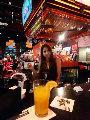 Hooters Bangkok Soi 15