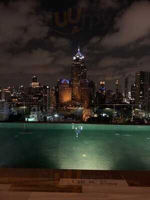 Redsquare Rooftop Bar