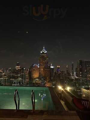 Redsquare Rooftop Bar