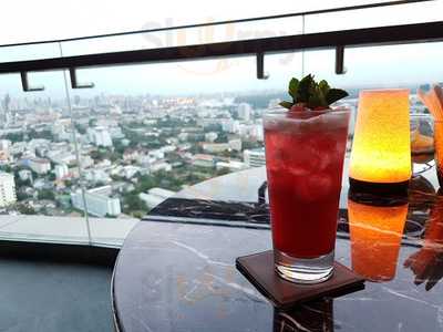 Zoom Sky Bar And Restaurant