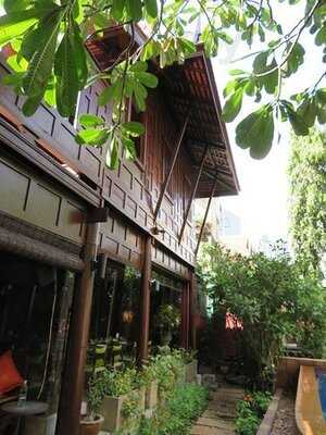 เรือนอุไรไฟน์ไทยคูซีน