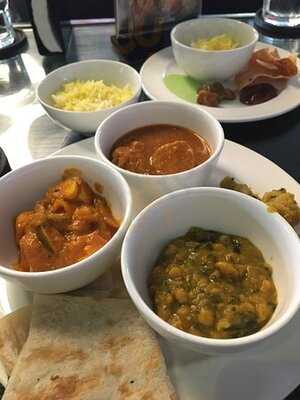 Dee Lounge And Beer Garden