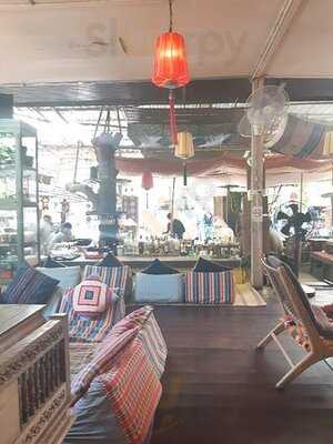 มาดาม มูเซอร์ บาร์ & เรสเตอรองท์