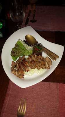 ร้านอาหาร ธาราทอง