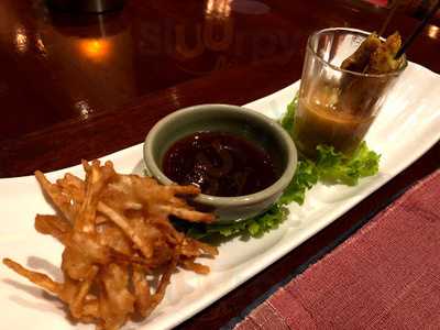 ร้านอาหาร ธาราทอง