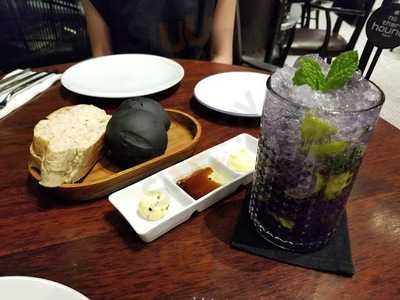 เกรฮาวด์ คาเฟ่ สาขา สยามเซ็นเตอร์