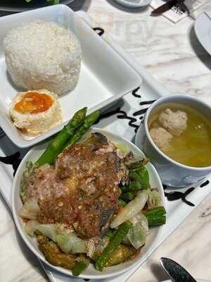 Greyhound Cafe (central Chidlom)