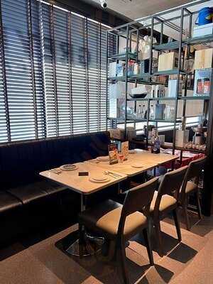 Greyhound Cafe (central Chidlom)