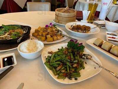 Hong Bao Central Embassy