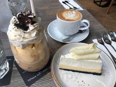 The Coffee Club - Ekamai