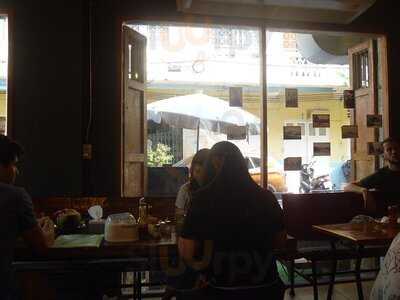 Baan Thatien Cafe