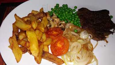 Chequers British Pub