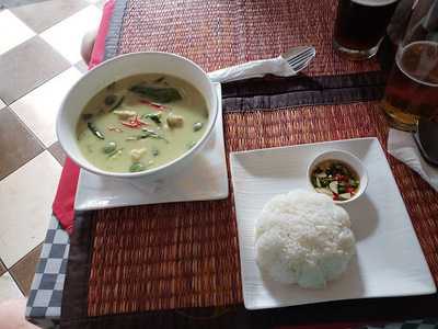 Chequers British Pub